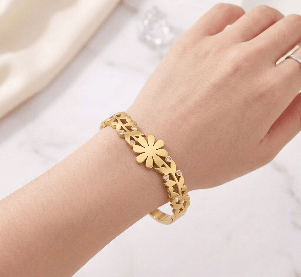Luxury Gold Bracelet Collection